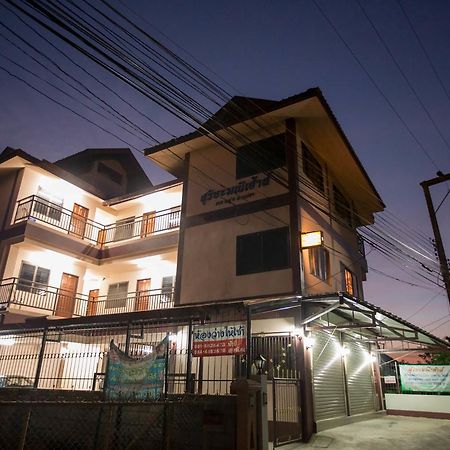 Hotel Suriyamanee House Mae Rim Esterno foto