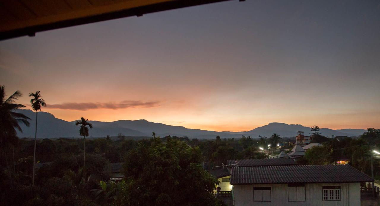 Hotel Suriyamanee House Mae Rim Esterno foto