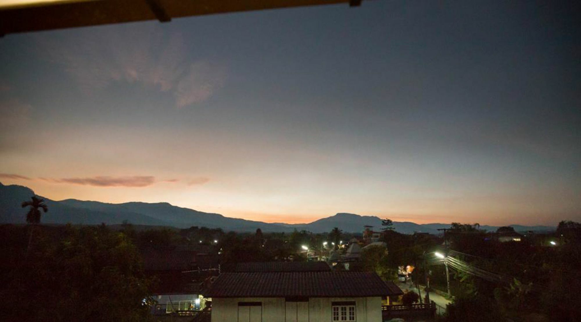 Hotel Suriyamanee House Mae Rim Esterno foto