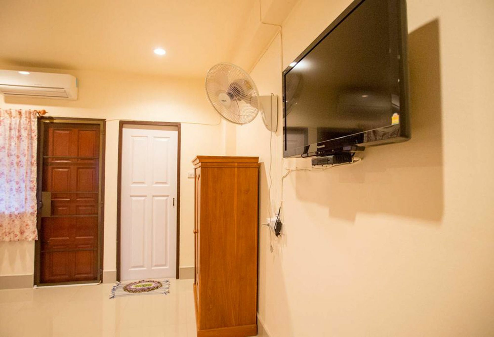 Hotel Suriyamanee House Mae Rim Esterno foto
